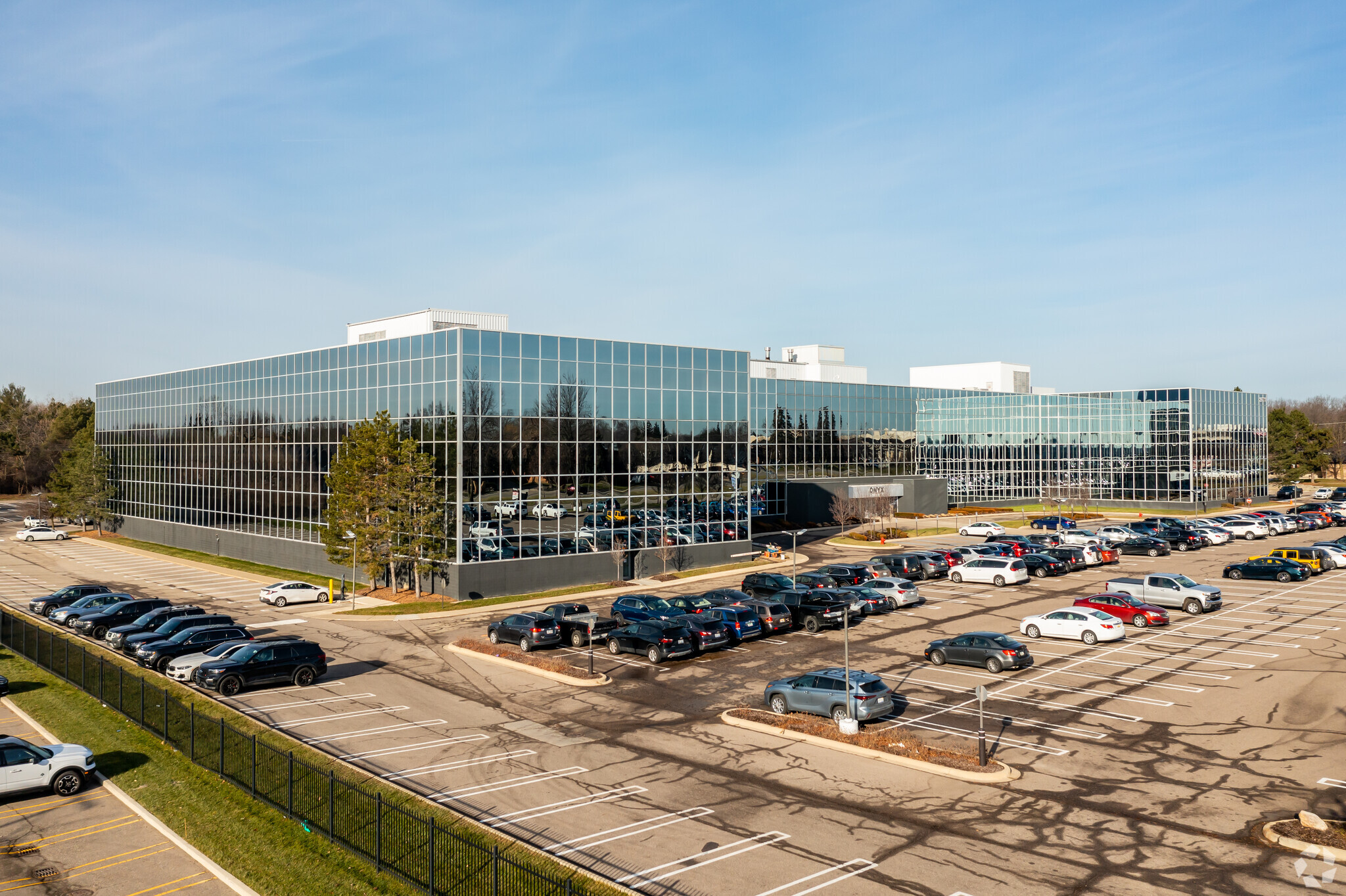 29777 Telegraph Rd, Southfield, MI for lease Building Photo- Image 1 of 14