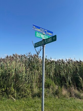 More details for 714 Paterson Ave, East Rutherford, NJ - Industrial for Lease