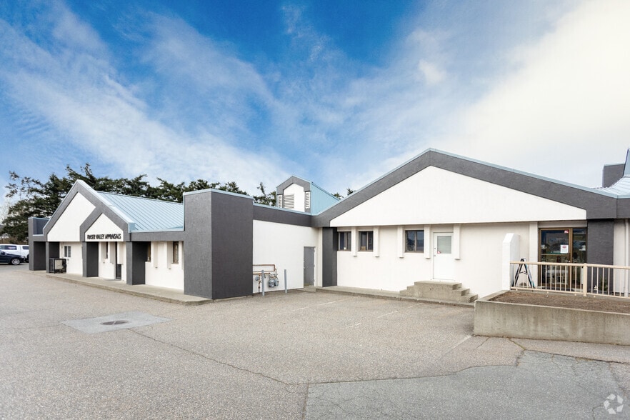 8337 Young Rd, Chilliwack, BC for lease - Building Photo - Image 3 of 5