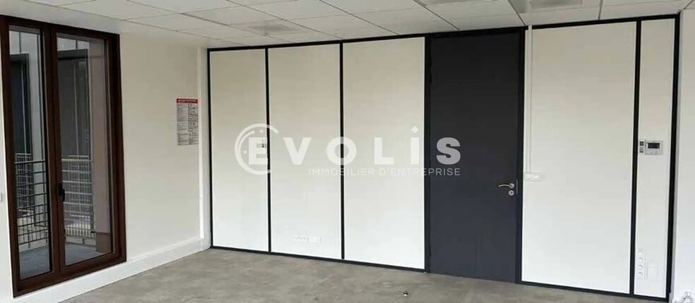 Office in Montévrain for lease - Interior Photo - Image 3 of 7