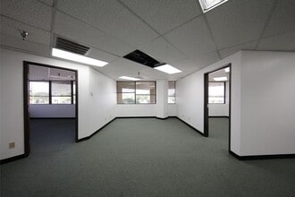 9800 N Lamar Blvd, Austin, TX for lease Interior Photo- Image 1 of 7