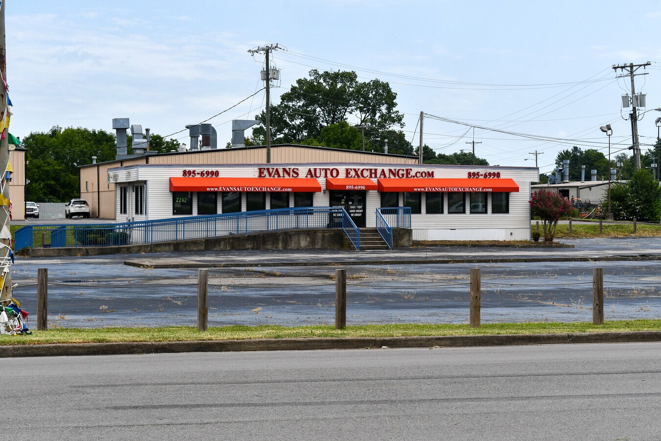 2242 NW Broad St, Murfreesboro, TN 37129