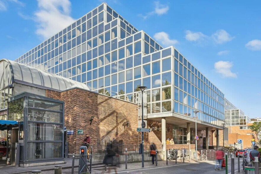 40 Rue Gabriel Crie, Malakoff for sale - Building Photo - Image 2 of 28