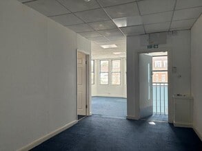 Hale Ln, Edgware for lease Interior Photo- Image 2 of 6