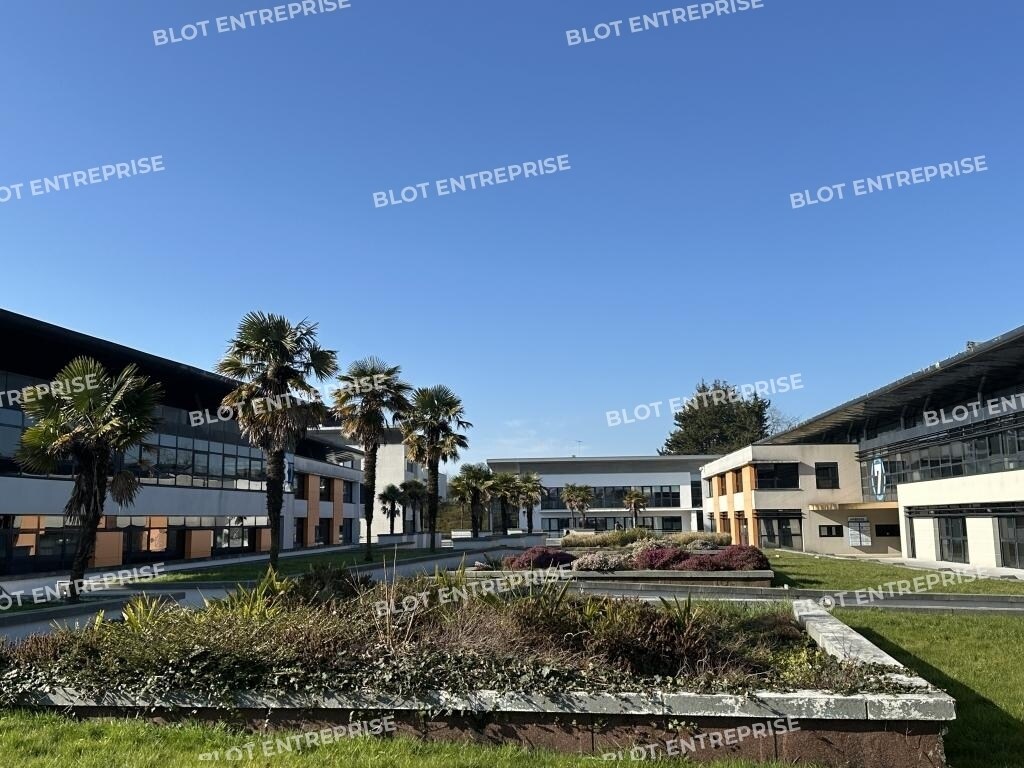 Office in Lorient for lease Building Photo- Image 1 of 7