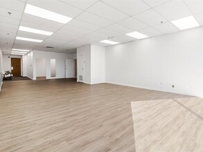 9001-9015 Ch Avon, Montréal-Ouest, QC for lease Interior Photo- Image 2 of 4