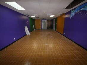 2525 W Bay Area Blvd, Friendswood, TX for lease Building Photo- Image 2 of 4