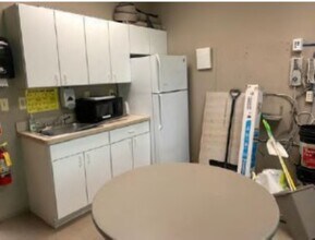 19805-19821 Farmington Rd, Livonia, MI for lease Interior Photo- Image 1 of 6