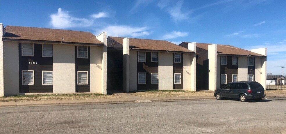 1205 Springfield Dr, Altus, OK for sale - Primary Photo - Image 1 of 1