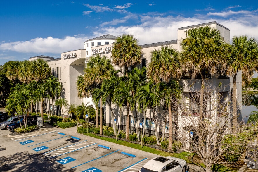 12651 W Sunrise Blvd, Sunrise, FL for lease - Building Photo - Image 1 of 3