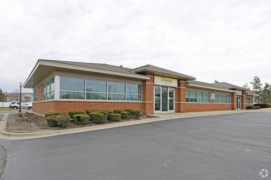 17517 S 80th Ave, Tinley Park, IL for lease - Primary Photo - Image 1 of 3