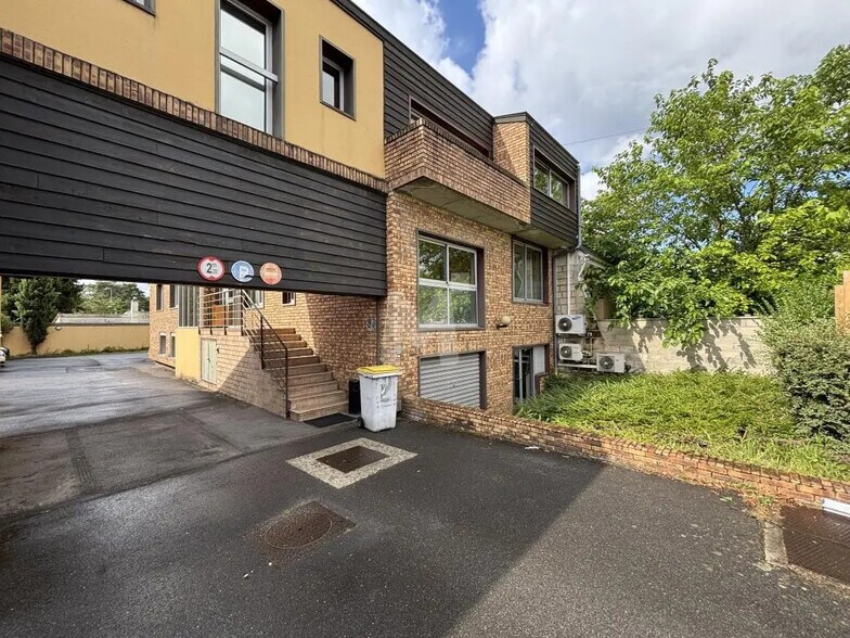 Office in Longjumeau for sale - Building Photo - Image 1 of 16