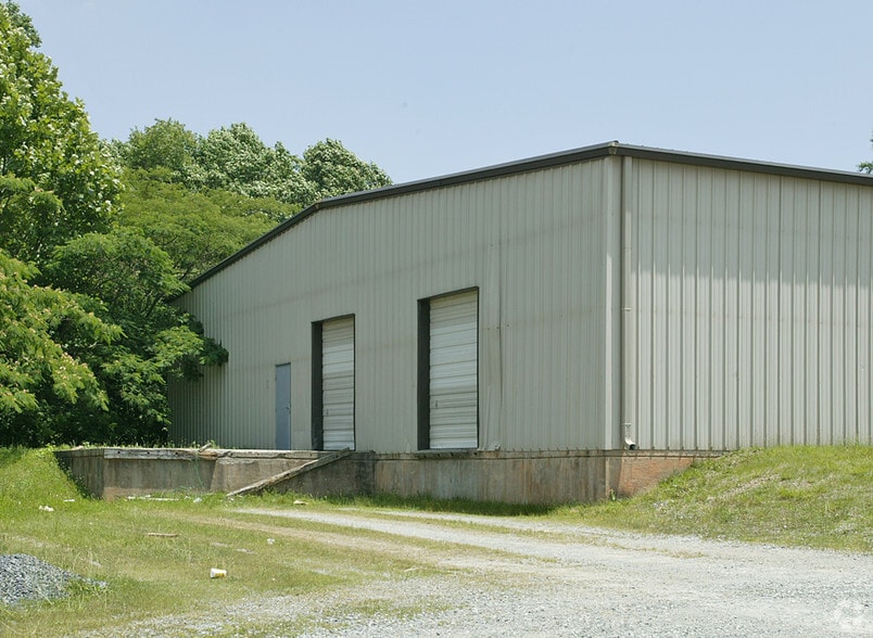 117-D Liberty Dr, Thomasville, NC for lease - Building Photo - Image 3 of 6
