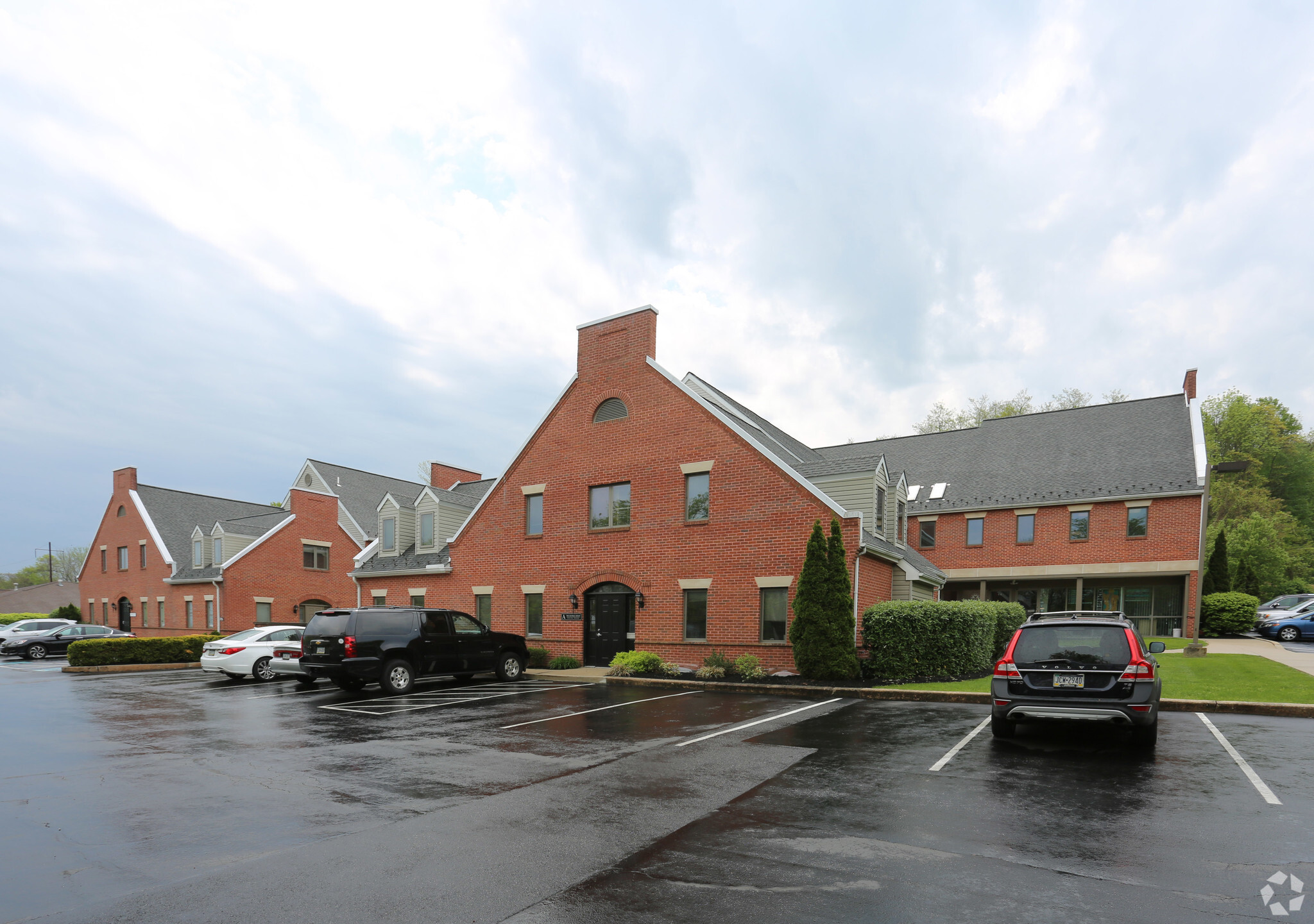 270 W Lancaster Ave, Malvern, PA for lease Building Photo- Image 1 of 8