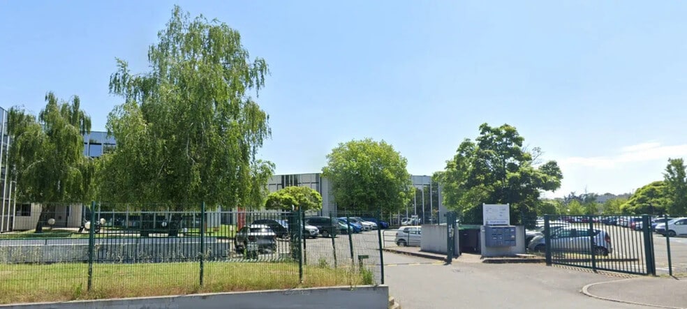 Office in Toulouse for lease - Building Photo - Image 3 of 14