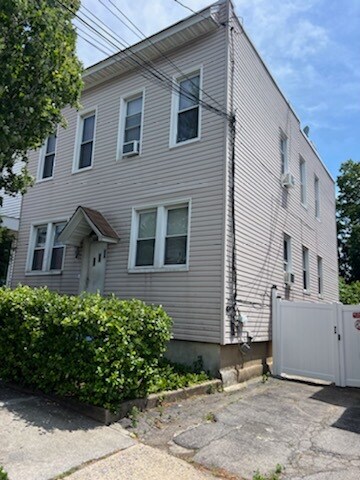 6620 53rd Rd, Maspeth, NY for sale - Primary Photo - Image 1 of 1