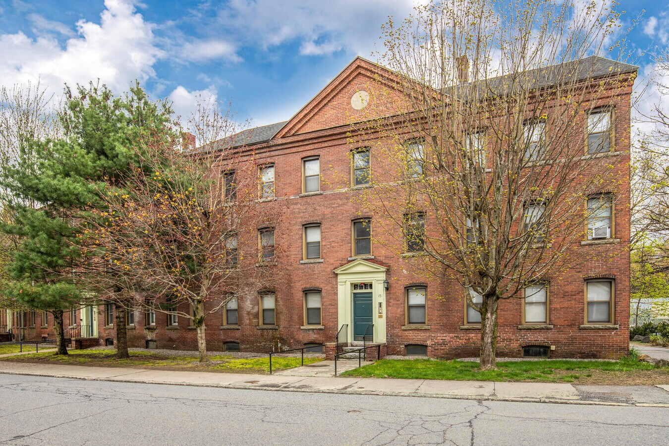 151169 Green St, Clinton, MA 01510 Offers Due 6/12/24