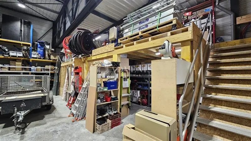 Industrial in Seclin for lease - Interior Photo - Image 2 of 6