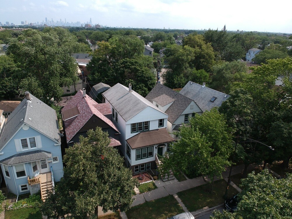 5385 N Bowmanville Ave, Chicago, IL 60625