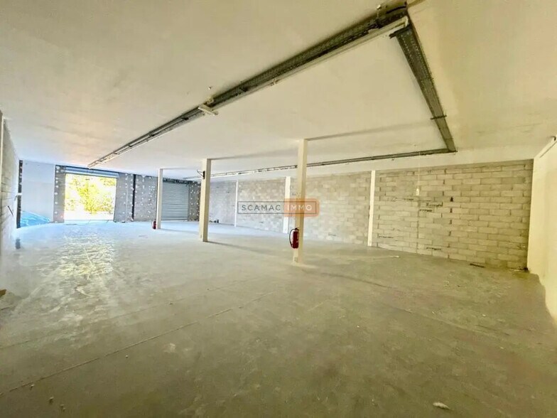 Industrial in Fréjus for lease - Interior Photo - Image 1 of 6