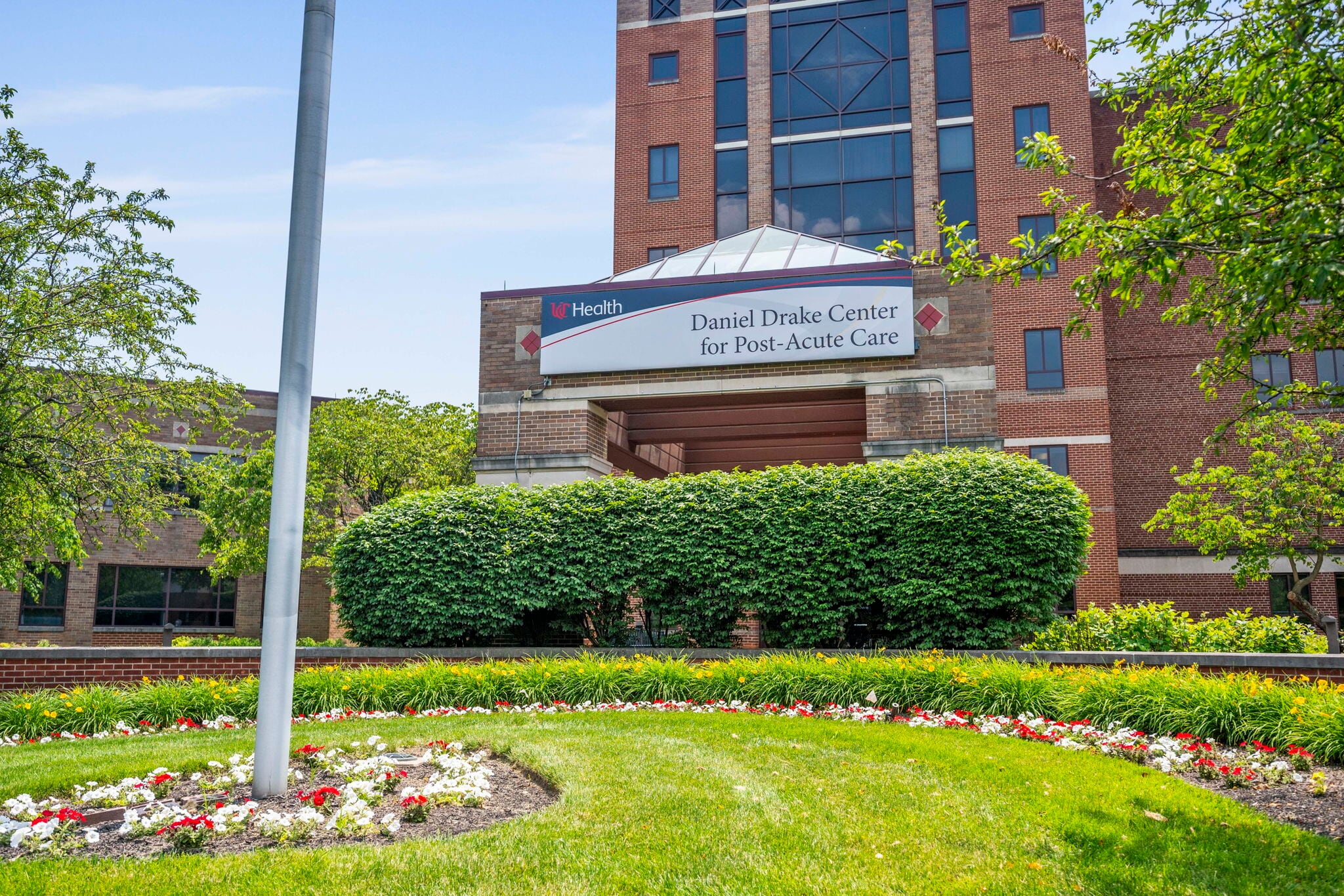 151 W Galbraith Rd, Cincinnati, OH for sale Building Photo- Image 1 of 1