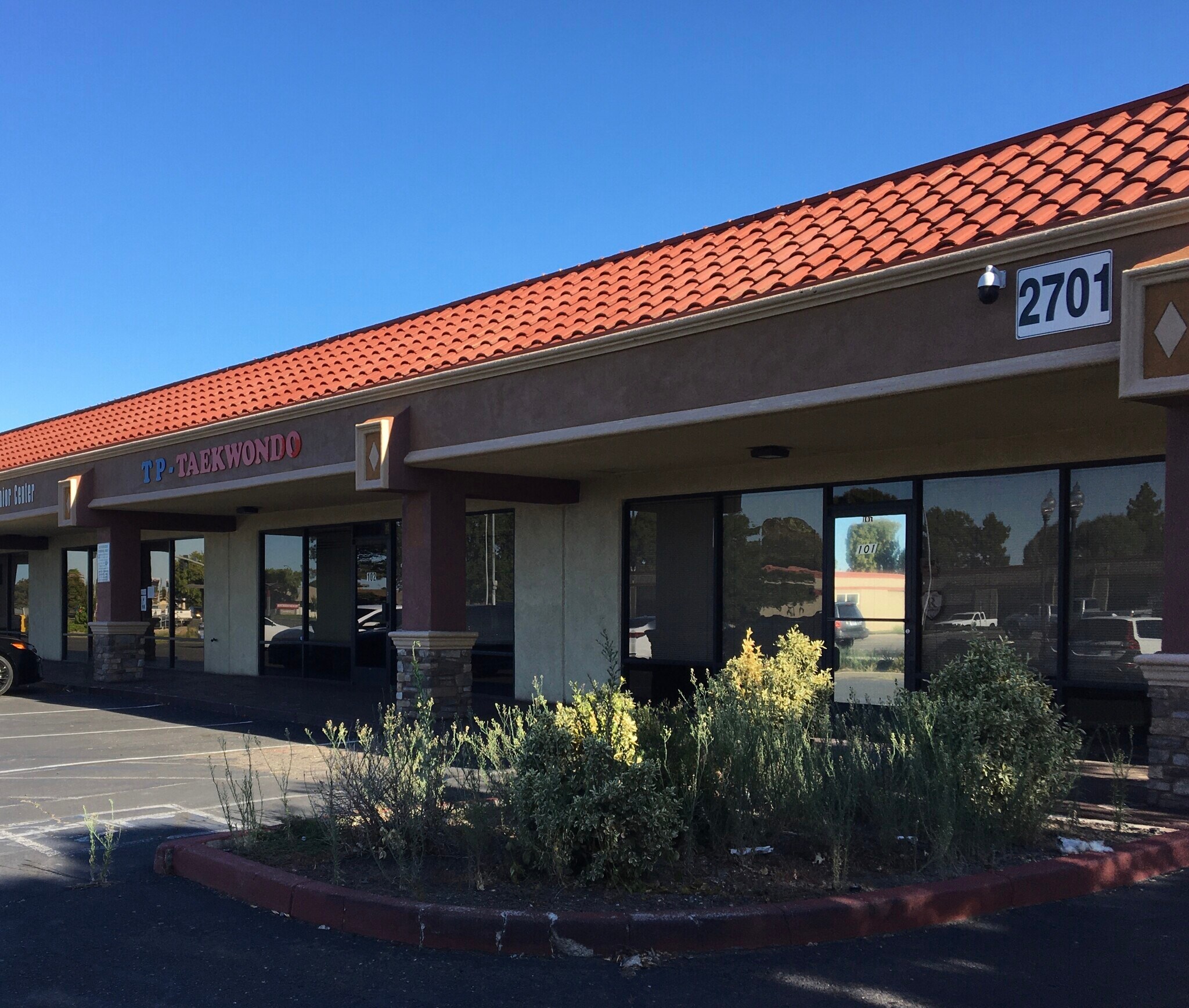 2701 E Hammer Ln, Stockton, CA 95210 Hammer Plaza in Stockton