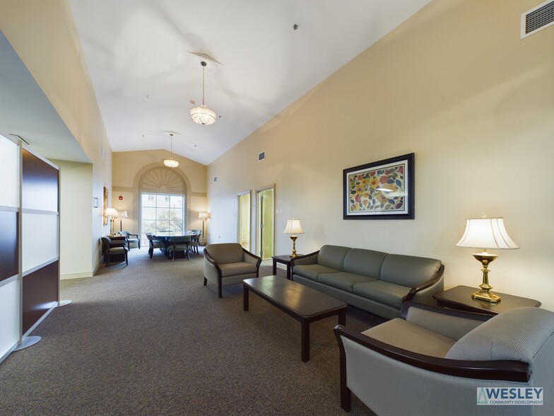 217 S Church St, Salisbury, NC for lease - Interior Photo - Image 2 of 18