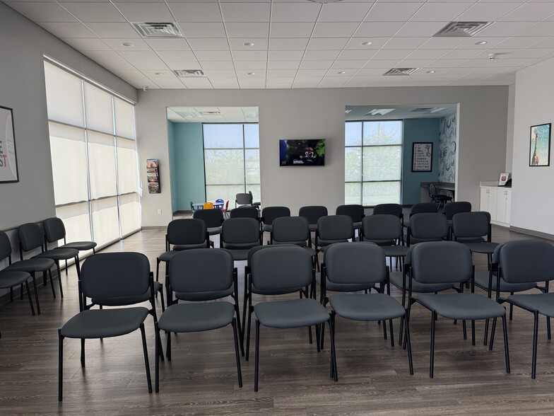 2212 Emery St, Denton, TX for sale - Interior Photo - Image 3 of 11