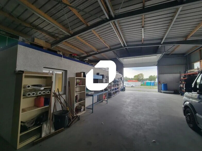 Office in Saint-Colomban for lease - Interior Photo - Image 3 of 5