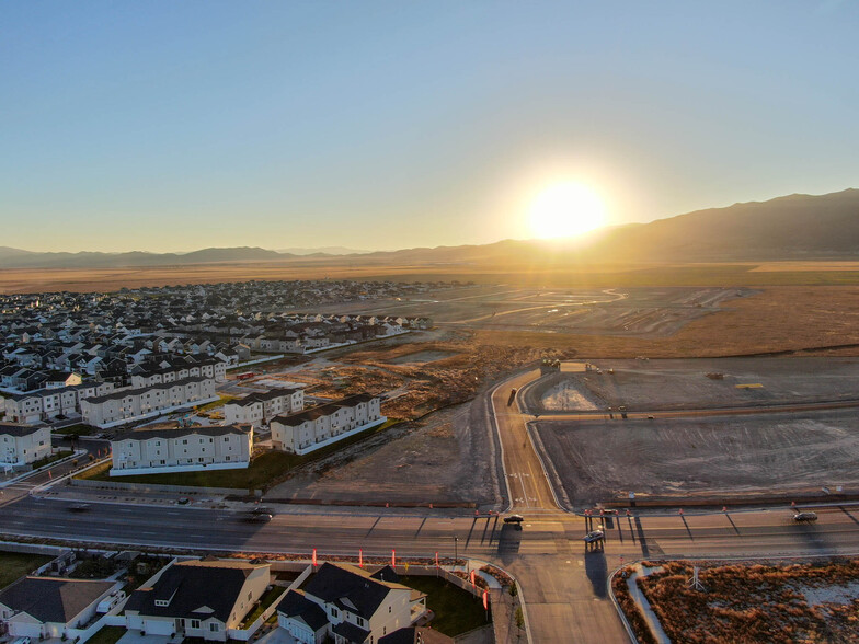 676 Desert Willow dr, Eagle Mountain, UT for sale - Aerial - Image 3 of 25