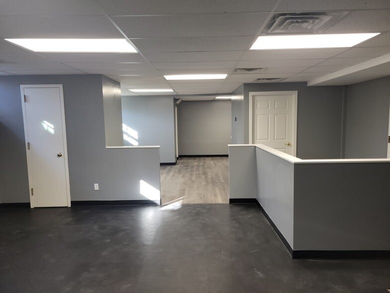 160 Commack Rd, Commack, NY for lease - Building Photo - Image 2 of 31