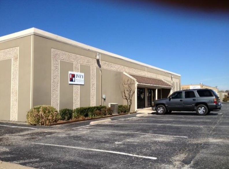 3108 Pleasant Valley Ln, Arlington, TX for lease - Building Photo - Image 3 of 4