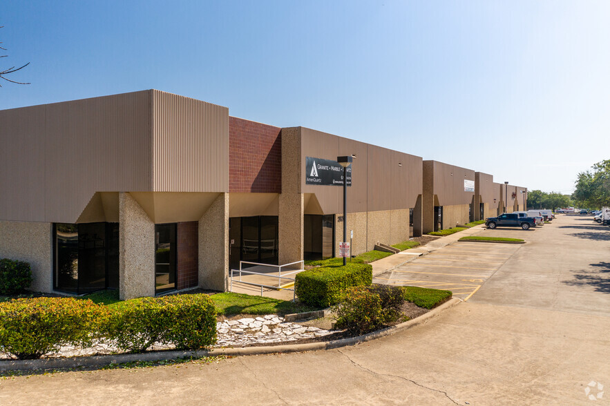 10200-10212 Metropolitan Dr, Austin, TX for lease - Primary Photo - Image 1 of 6