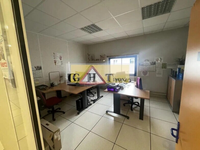 Industrial in Choisy-le-Roi for lease - Interior Photo - Image 2 of 5