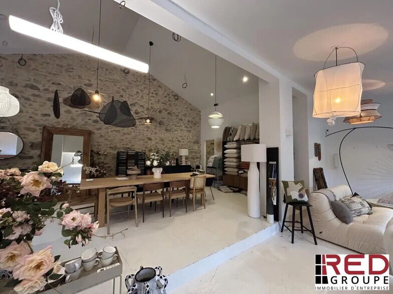 Office in Aix-en-Provence for lease - Building Photo - Image 1 of 5