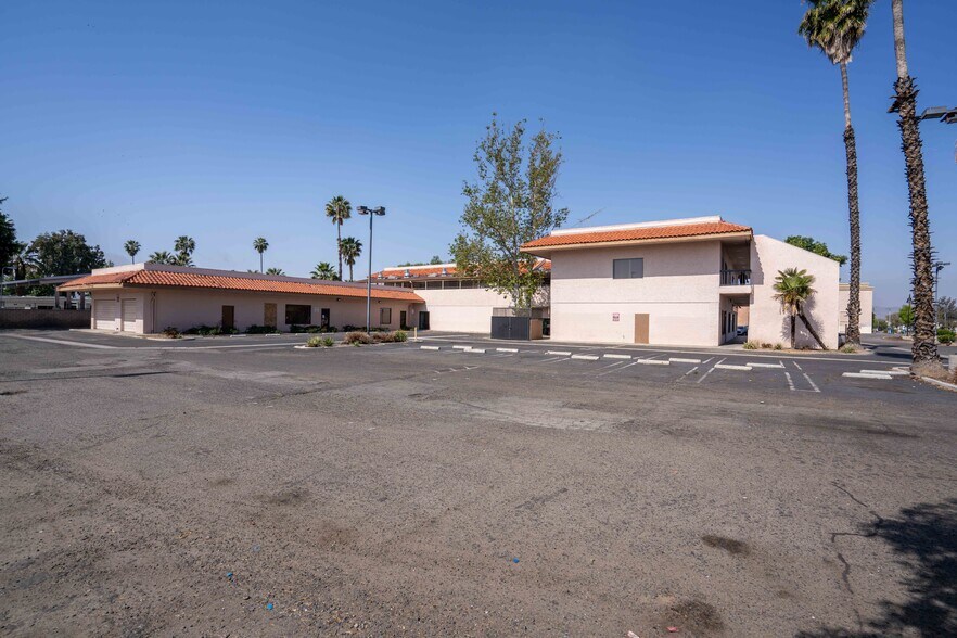 2627 W Florida Ave, Hemet, CA for sale - Building Photo - Image 3 of 20