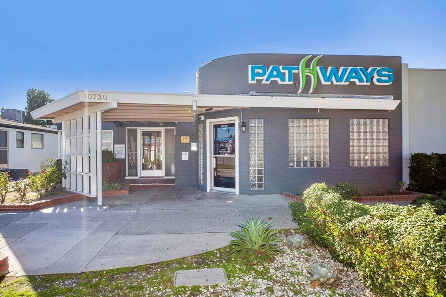 10730 Riverside Dr, Toluca Lake, CA for sale - Building Photo - Image 2 of 30