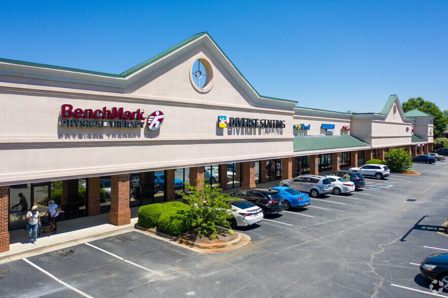 870-908 Hampton Rd, McDonough, GA for lease - Building Photo - Image 2 of 4