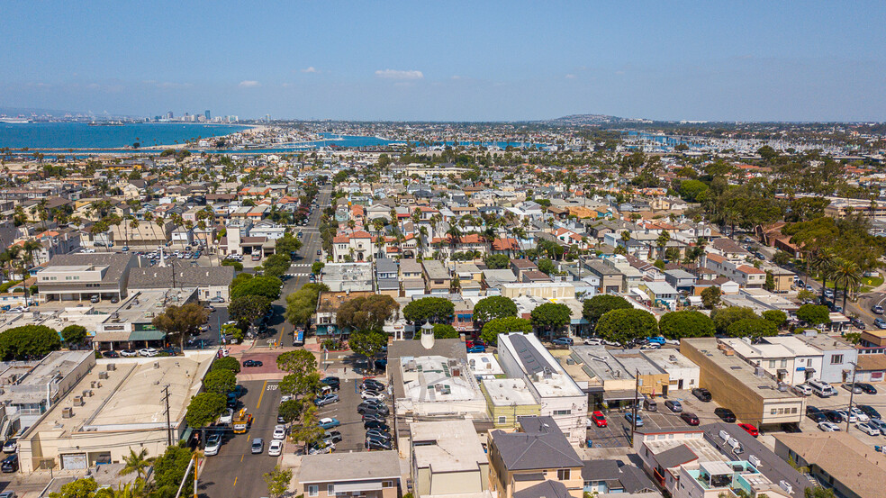 208 Main St, Seal Beach, CA for sale - Building Photo - Image 1 of 1