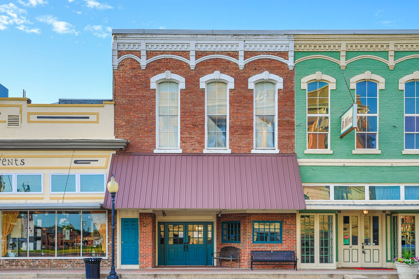 109 W California St, Gainesville, TX 76240