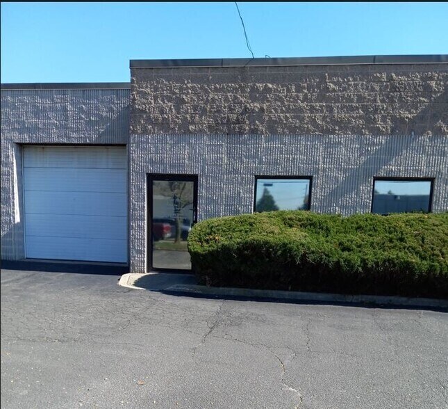 7 Grant Ave, Bay Shore, NY 11706