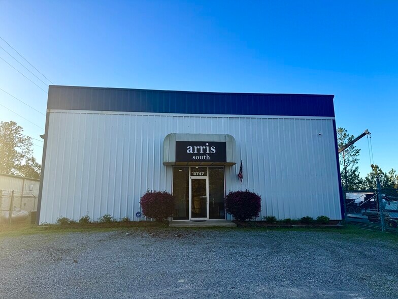 5747 Elmore Rd, Elmore, AL for sale - Primary Photo - Image 1 of 1