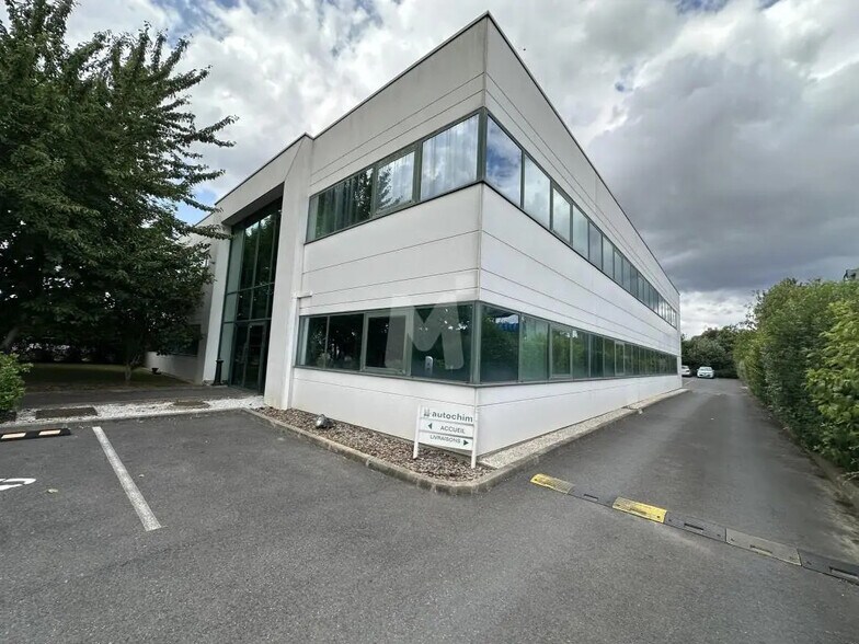 Flex in Morangis for lease - Building Photo - Image 3 of 12