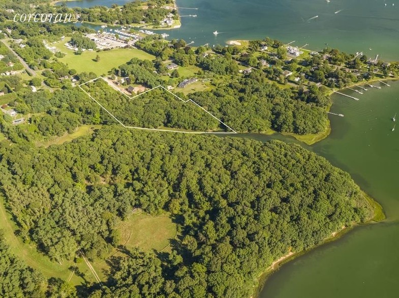 40 S Menantic Rd, Shelter Island, NY for sale - Primary Photo - Image 1 of 1