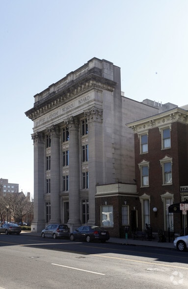 161 Rosa L Parks Blvd, Nashville, TN for lease - Building Photo - Image 2 of 8