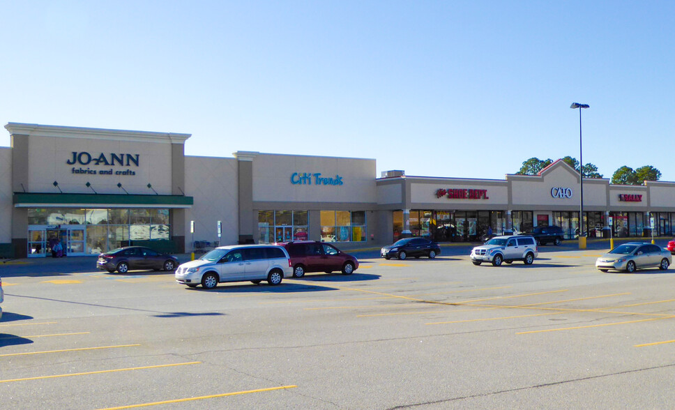 10050-10060 Two Notch Rd, Columbia, SC for lease - Building Photo - Image 1 of 2