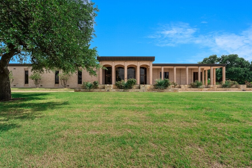 4604 Ben White Blvd E, Austin, TX for lease - Building Photo - Image 2 of 5