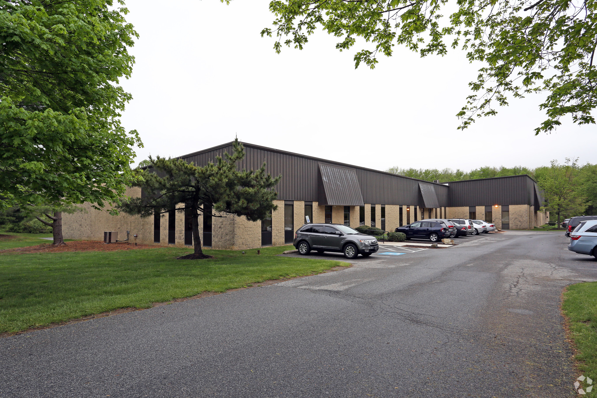 500 Turner Industrial Way, Aston, PA for lease Primary Photo- Image 1 of 6