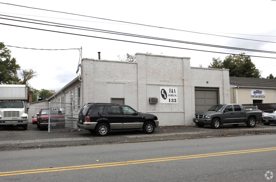 133 Lincoln Blvd, Middlesex, NJ for lease - Building Photo - Image 3 of 5