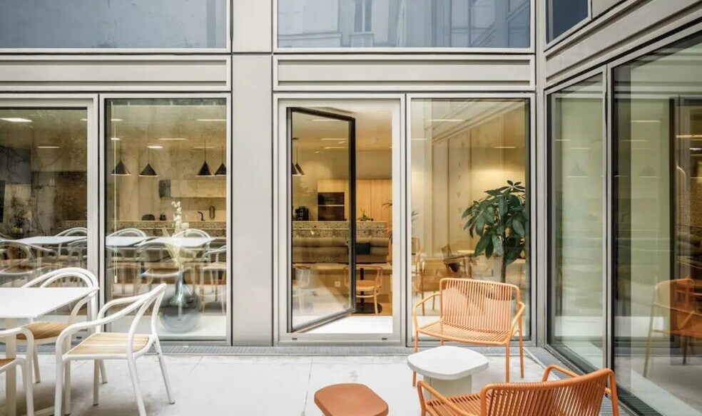 148 Rue De Courcelles, Paris for lease - Interior Photo - Image 2 of 6